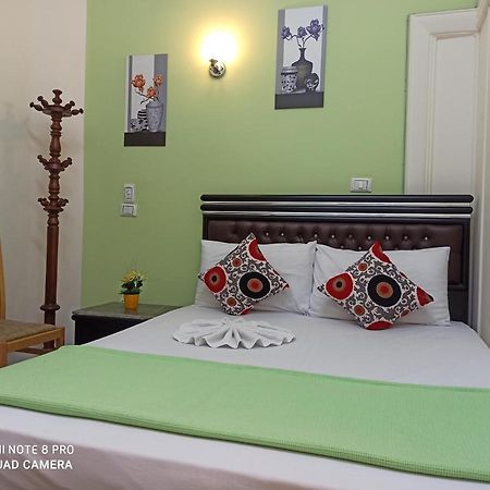 Golden Star Hostel Il Il Cairo Esterno foto