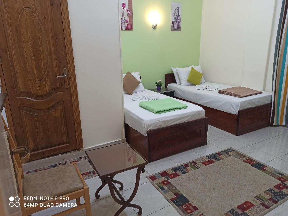 Golden Star Hostel Il Il Cairo Esterno foto