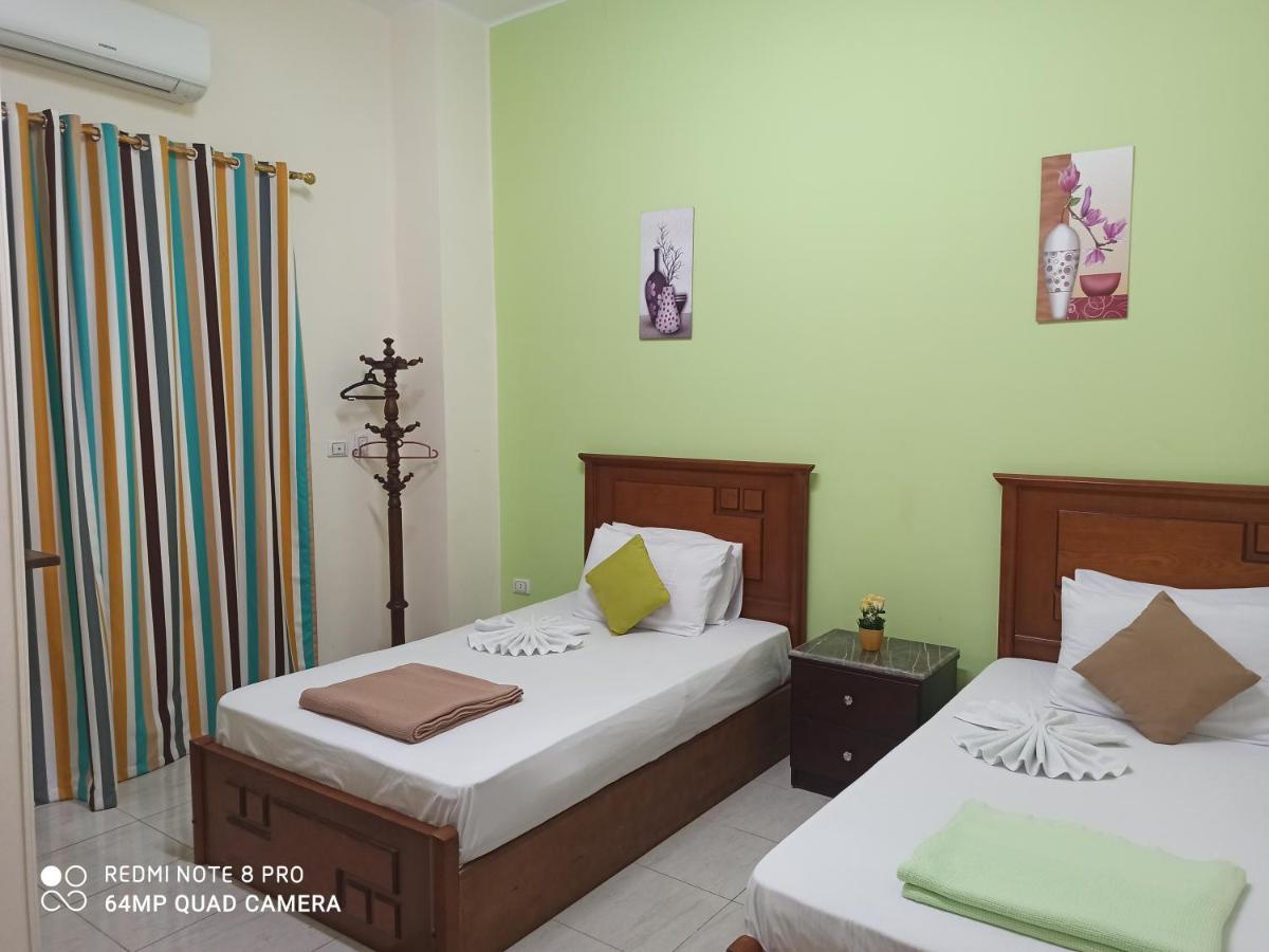 Golden Star Hostel Il Il Cairo Esterno foto
