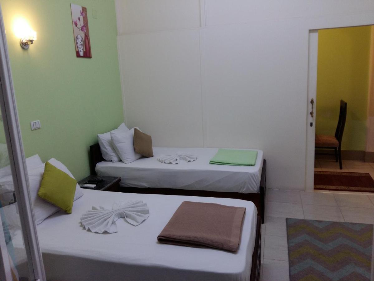 Golden Star Hostel Il Il Cairo Esterno foto
